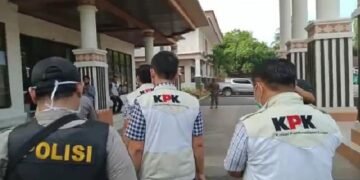 Tim KPK Geledah Kantor Bupati & Kantor Dinas PUPR Lampung Selatan