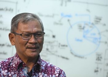 Dirjen Pencegahan dan Pengendalian Penyakit Kementerian Kesehatan yang juga Juru bicara pemerintah untuk penanganan COVID-19 Achmad Yurianto menjawab pertanyaan saat wawancara di Graha BNPB, Jakarta, Kamis (18/6/2020)