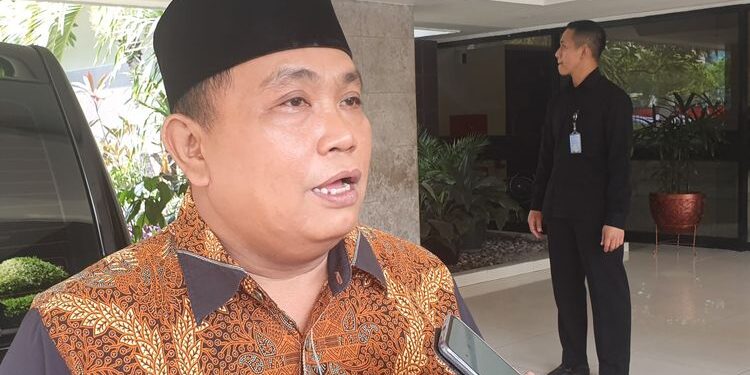 Arief Poyouno Yakin Belasan Menteri Bakal Diganti