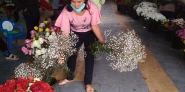 Pedagang Dan Pembeli Bunga di Tanah Karo Tidak Memakai Masker Dikuatirkan Jadi Klaster Penyebaran Covid-19
