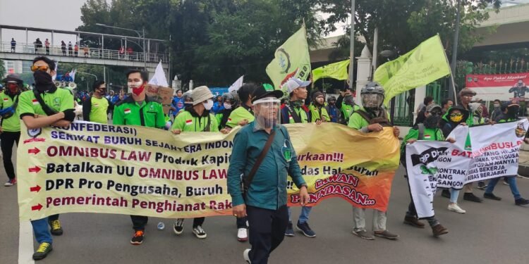SBSI 1992 Nilai Omnibus Law Cipta Kerja Klaster Ketenagakerjaan Berpotensi Ubah Buruh Jadi Budak di Negara Sendiri