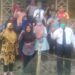 Pengurus UMKM Simalungun dan Warga Pematang Sidamanik foto bersama di Pendopo Ngatio