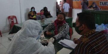 Pastikan Petugas Bebas Covid-19, Bawaslu Karo Lakukan Rapid Tes Massal