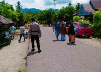Polsek Kalukku Amankan Proses Pemakaman Jenazah Warga Diduga Positif Covid-19