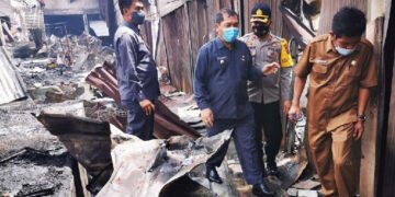 Bupati Karo Langsung Turun Ke Lokasi Kebakaran Pasar Tingkat Berastagi