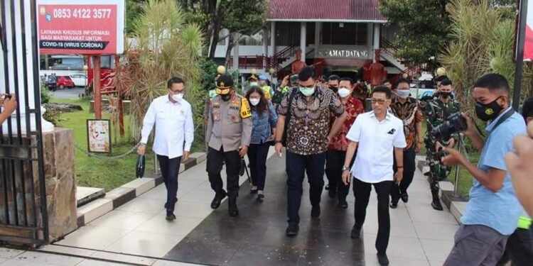 Forkopimda Sulut Antar Komisi III Dan Rombongan ke Bandara