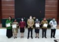 LPMP Sulut Serahkan Penghargaan Prestasi Mutu Kerja Kepada Kepsek Binaan