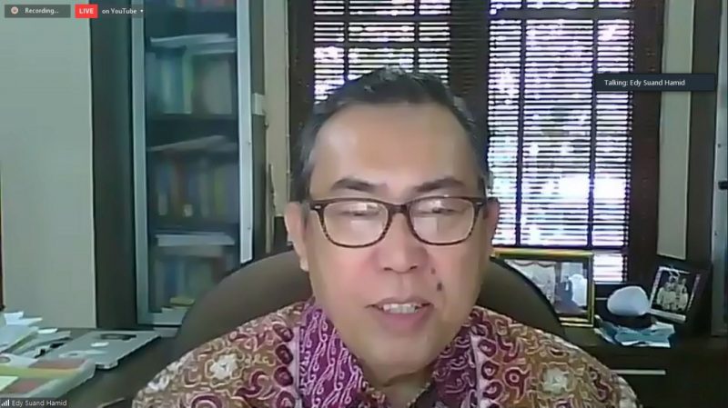 Rektor UWM Prof Dr Edy Suandi Hamid MEc