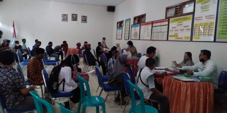750 KK Warga Kelurahan Barukan Terima Sertifikat Tanah