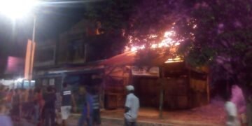 Geger, Bengkel Las Terbakar Di Lokasi Pemukiman Padat Penduduk