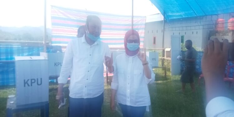 Calon Wakil Bupati Ado Mas’ud Mencoblos di Tempat Kelahirannya TPS 6 Salubiru Kalukku