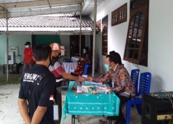 Cabup Ngesti Nugraha SH MH Mencoblos di TPS O1 Getasan