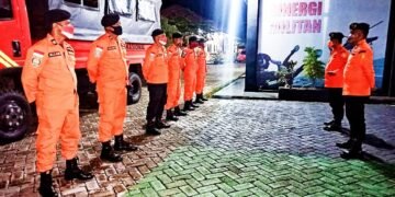 Basarnas Mamuju Berangkatkan Tim Rescue Cari Nelayan Hilang di Polman