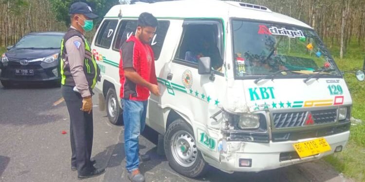 Supir Kurang Hati-Hati, Tabrakan Beruntun Terjadi di Simalungun