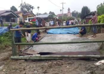 Jalan Desa Rusak Berat, Ratusan Warga Swadaya Perbaiki. Tak Percaya Lagi Janji Pemerintah Dan PTPN IV
