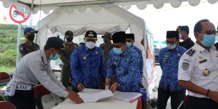 Putus Rantai Virus Corona, Bupati Lamsel Kembali Tinjau Pos Pantau Covid-19 di Dermaga Bakauheni