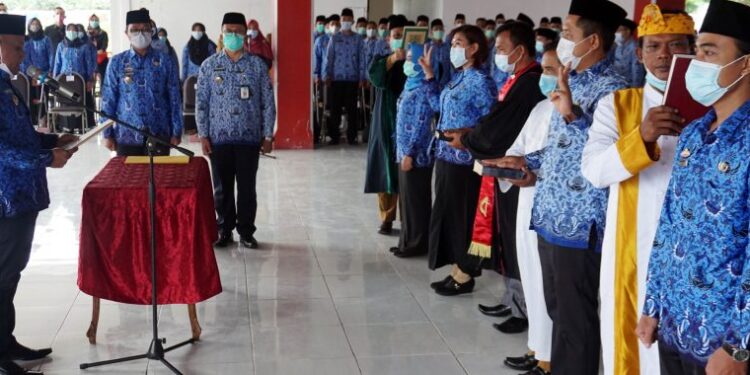 Ambil Sumpah 346 PNS. Nanang: “Jangan Gadai SK Untuk Beli Mobil”