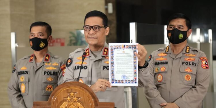 Kapolri Terbitkan Maklumat Larangan Kegiatan dan Atribut FPI