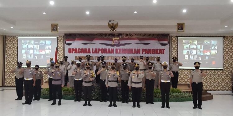 Kapolda Banten Pimpin Upacara Kenaikan Pangkat 1.001 Personel Secara Virtual dan Prokes