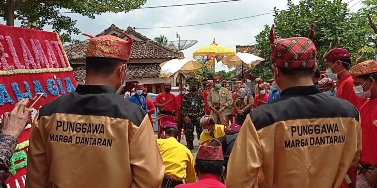 Danrem Dan Sultan Hadiri Resepsi Pernikahan Putra Temunggung Sangon