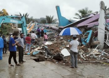 Gempa Majene 6,2 SR, 2.000 Orang Mengungsi Dan 45 Meninggal Dunia