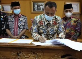 Pemkab Lamsel Hibahkan Barang Milik Daerah Kepada MAN 1 dan MTsN 1 Lamsel