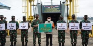Pangdam XIV/Hasanuddin Serahkan Bantuan Kemanusiaan ke Gubernur Sulbar