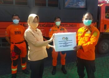 Basarnas Mamuju Distribusikan Bantuan DWP Basarnas Pusat Kepada Korban Gempa Bumi Majene dan Mamuju