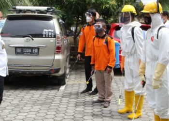 Tekan Penularan Covid-19, Bupati Nanang Ermanto Perintahkan Seluruh Ruangan OPD Disemprot Disinfektan