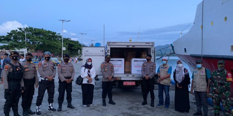 Polres Halsel Kawal Kedatangan Vaksin Sinovac Covid-19