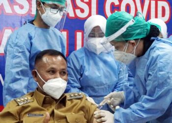 Disuntik Pertama Vaksin Sinovac, Nanang Ermanto Imbau Masyarakat Tetap Disiplin 3M