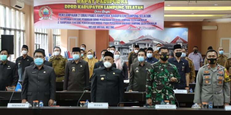 DPRD Gelar Sidang Perdana Tahun 2021, Bupati Lamsel Sampaikan Dua Paket Raperda Tentang BUMD