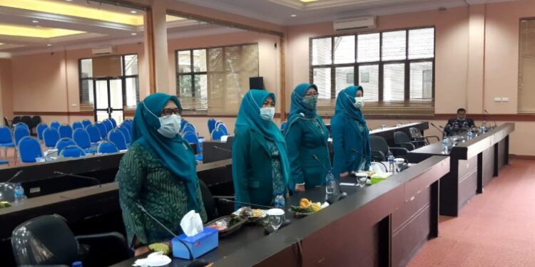 Ketua dan Wakil Ketua Tim Penggerak PKK Lamsel Dilantik, Jajaran Pengurus Ikuti Secara Virtual