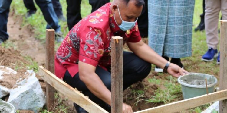 Jadi Tonggak Sejarah, Bupati Nanang Ermanto Letakkan Batu Pertama Pembangunan Balai Desa Sabah Balau