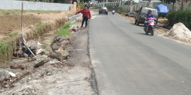 Dipertanyakan Warga, Proyek Pembangunan Parit Tahun 2020 di Tanah Karo Tak Kunjung Selesai Hingga Tahun 2021