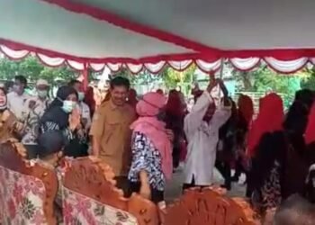 Astaga, Beredar Video Bupati Bahrain Tanpa Masker Joget Bersama Puluhan ASN