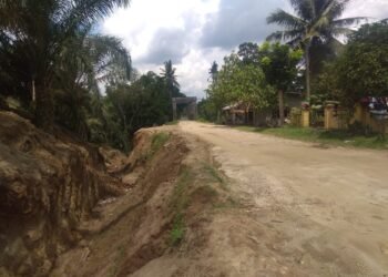 Awas, Galian Parit Sekurity PTPN IV Kebun Laras Dikuatirkan Dapat Menggerus Pondasi Titi Besi