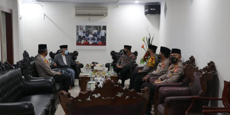 Sowan Kepada Ketua MUI Sulsel, Kapolri Sebut Dukungan Ulama Sangat Penting Untuk Menjaga Kamtibmas