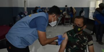 Dandim 1509/Labuha Bersama Forkopimda Halsel Ikuti Vaksinasi Covid-19 Tahap Kedua