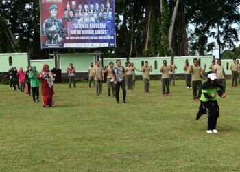 Prajurit Kodim 1509/Labuha Dan Persit KCK Gelar Olahraga Bersama