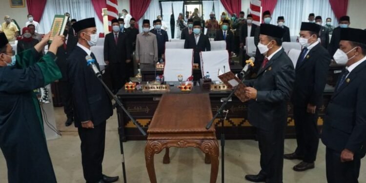 Ketua DPRD Lampung Selatan Lantik Untung Setia Budi Gantikan Darol Kutni