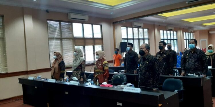 Ketua dan Wakil Ketua Dekranasda Lamsel Ikuti Webinar HUT Ke-41 Dekranasda Secara Virtual
