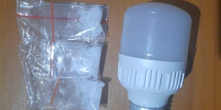 Sembunyikan Shabu di Balon Lampu, Pasutri Ini Diamankan Dit Narkoba Polda Sulbar