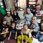 Ketua Aliansi Srikandi Peduli Perempuan dan Anak Fuji Purwati di dampingi Praktisi Hukum Evon Putri Susanti SH MKn saat berkunjung ke kediaman korban