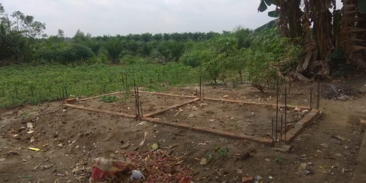 Pekerja Pergi Tanpa Pamit. Pekerjaan Proyek Kamar Mandi di Sejumlah SD Kecamatan Bandar Huluan Terhenti