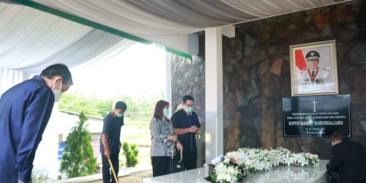 Walikota Manado Namai Jalan Ringroad Dua Transmart Kaiwatu Bengkol Jadi Jalan Dr Sinyo Harry Sarundajang