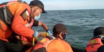 Tim SAR Gabungan Basarnas Mamuju Temukan Korban Tenggelam