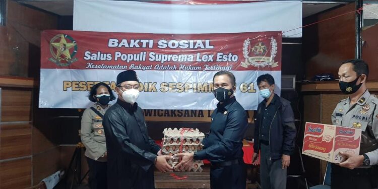 Lagi, Serdik Sespimmen Polri ke-61 Bagi-bagi Sembako ke Pondok Pesantren dan Panti Jompo