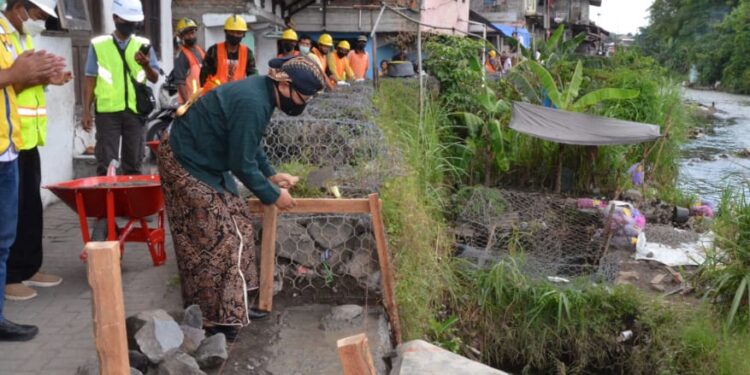 Pemko Yogyakarta Letakkan Batu Pertama Proyek Penataan Permukiman Kumuh