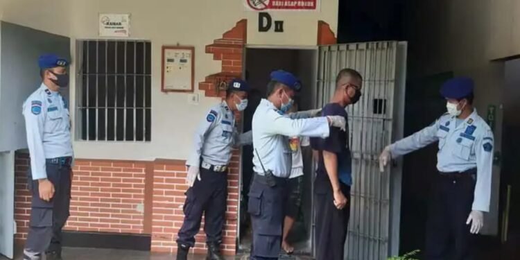 Operasi Gabungan Gelar Razia Lapas Kelas II B Cebongan Kabupaten Sleman